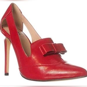 Report Signature Red Bow Pumps
